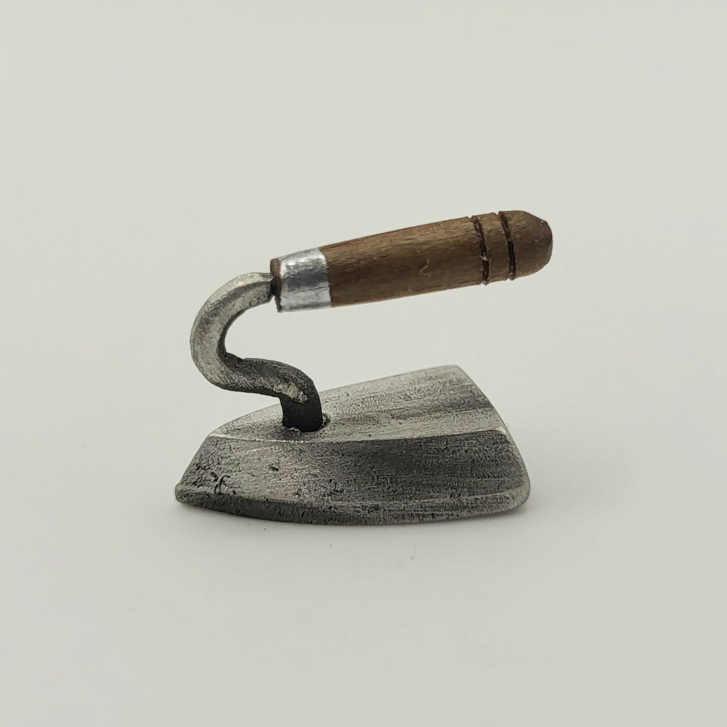 Antique Flat Iron - #640A by Sir Thomas Thumb