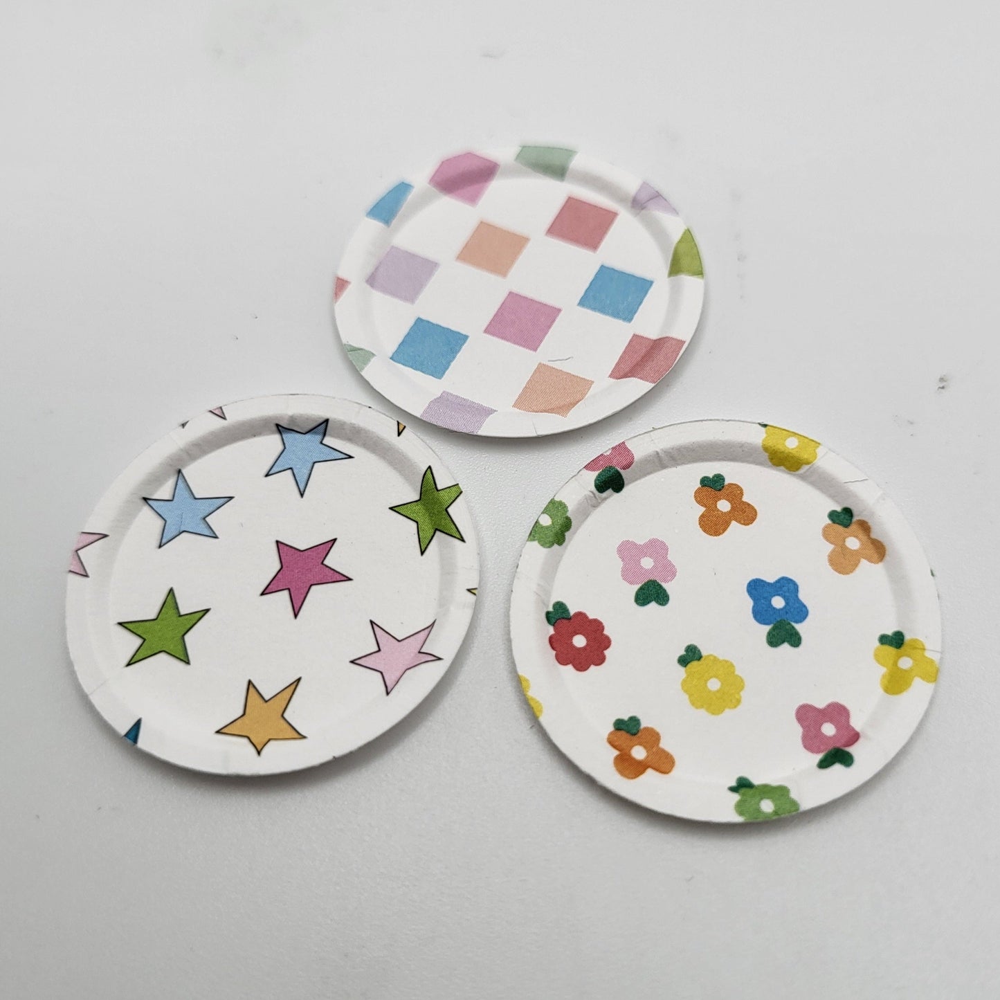 Paper Plates - Set of 3 - 1/12 Scale Dollhouse Miniature