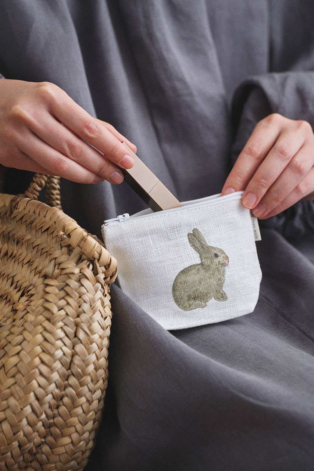 Isabelle Boinot Pouch Rabbit and Carrot